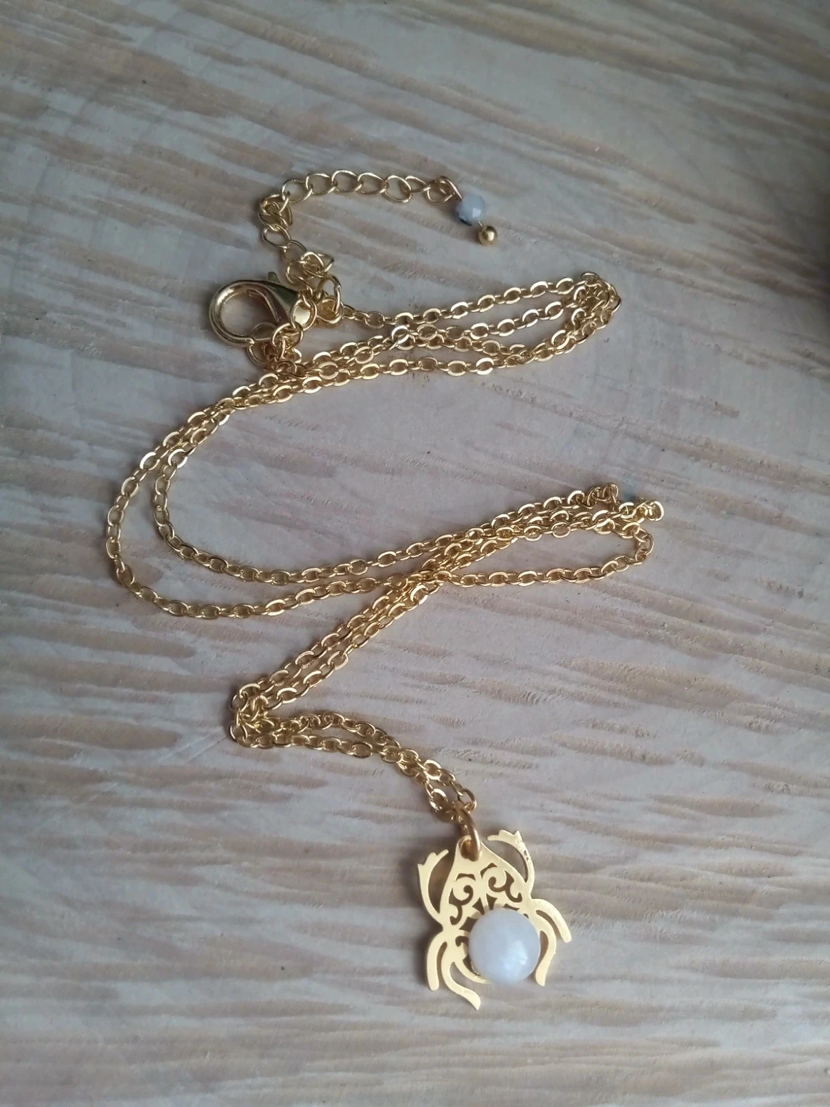 Collier scarabée Egyptien talisman filigrané et cabochon pierre de lune – photo 2